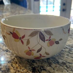 Vintage Hall's Superior Quality serving bowl in the popular Autumn Leaf pattern